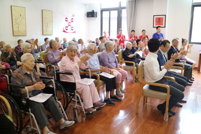 摩斯国际乐器爱心捐赠行动——将琴声带进和养临汾养护院